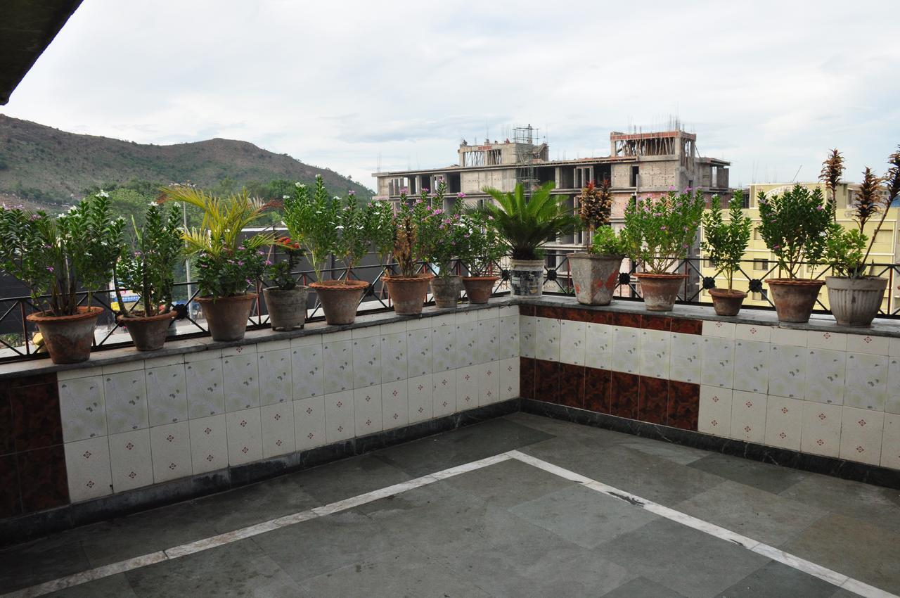 Hotel Aastha in Rourkela Buitenkant foto