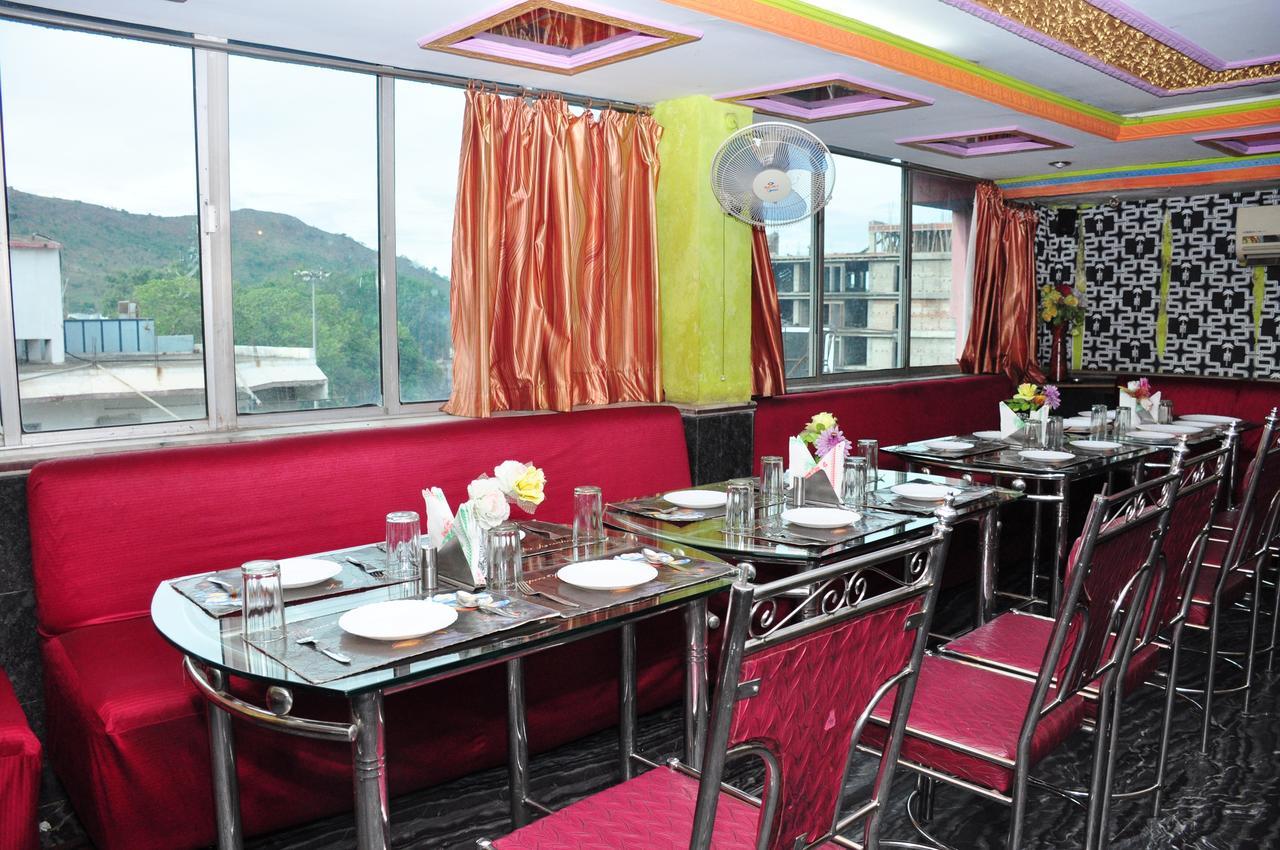 Hotel Aastha in Rourkela Buitenkant foto