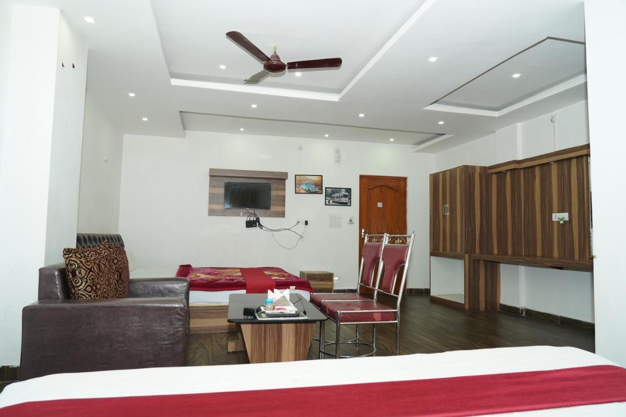 Hotel Aastha in Rourkela Buitenkant foto